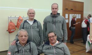 Het bronzen bridgeteam: van links naar rechts Drake, Ramer, Van Cleeff, Van der Horst (DBV)